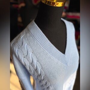 Light Blue Cable Knit V-Neck Cashmere Sweater, L Charter Club